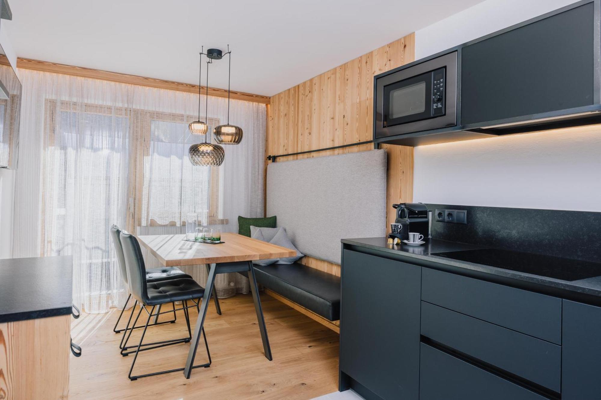 אישגל Alpinlounge Raetia Appartements מראה חיצוני תמונה