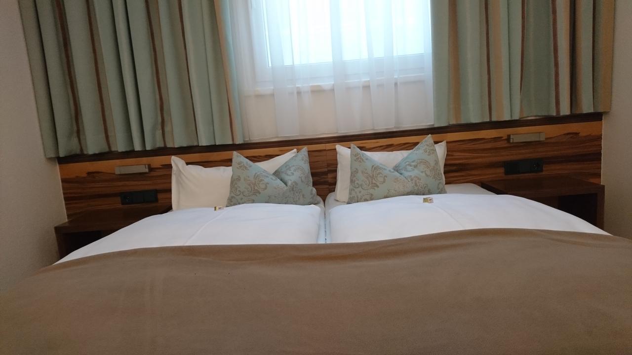 אישגל Alpinlounge Raetia Appartements מראה חיצוני תמונה