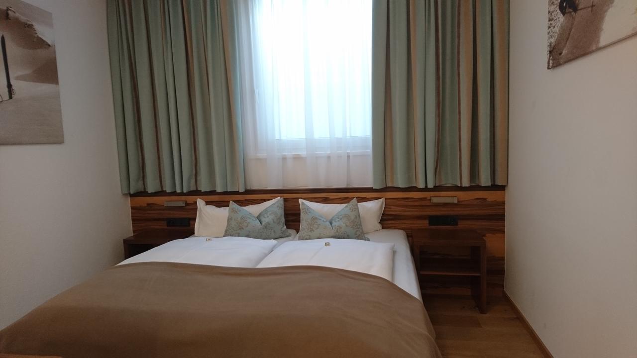 אישגל Alpinlounge Raetia Appartements מראה חיצוני תמונה