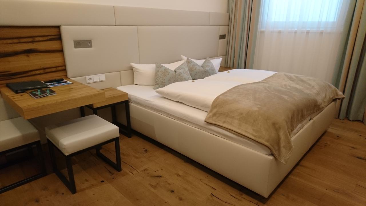 אישגל Alpinlounge Raetia Appartements מראה חיצוני תמונה