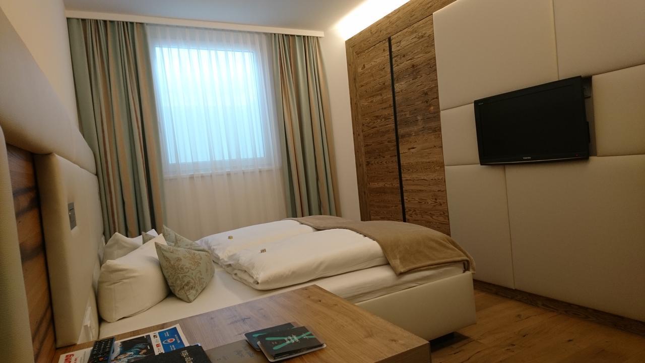 אישגל Alpinlounge Raetia Appartements מראה חיצוני תמונה